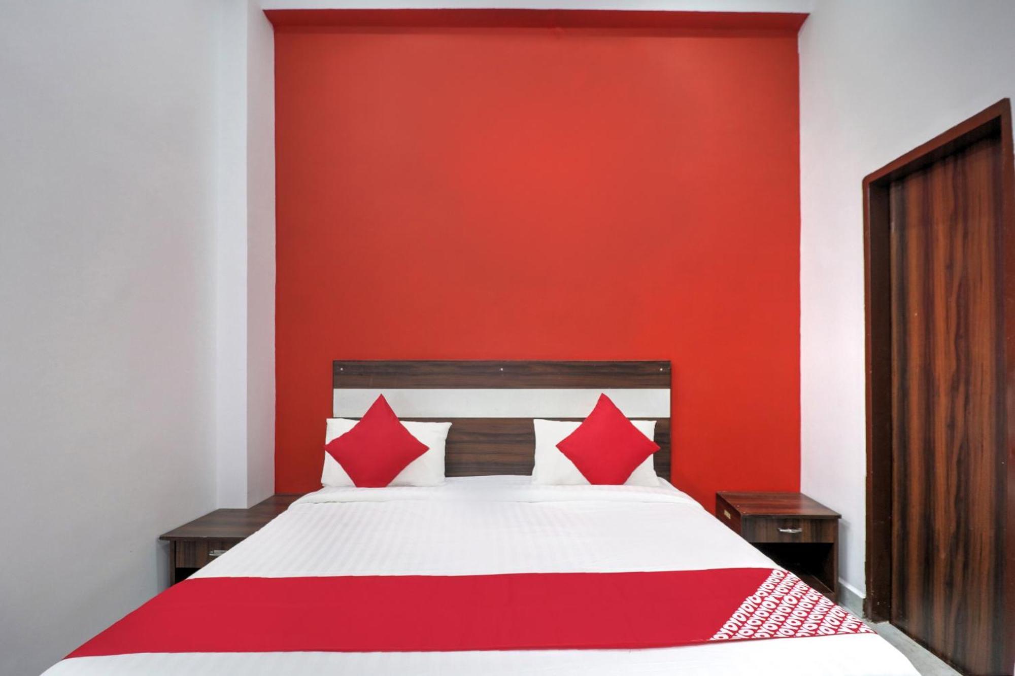 Hotel O 71370 White House Garhi Harsaru Esterno foto
